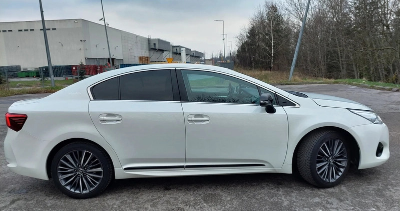Toyota Avensis cena 82900 przebieg: 54650, rok produkcji 2018 z Lubartów małe 154